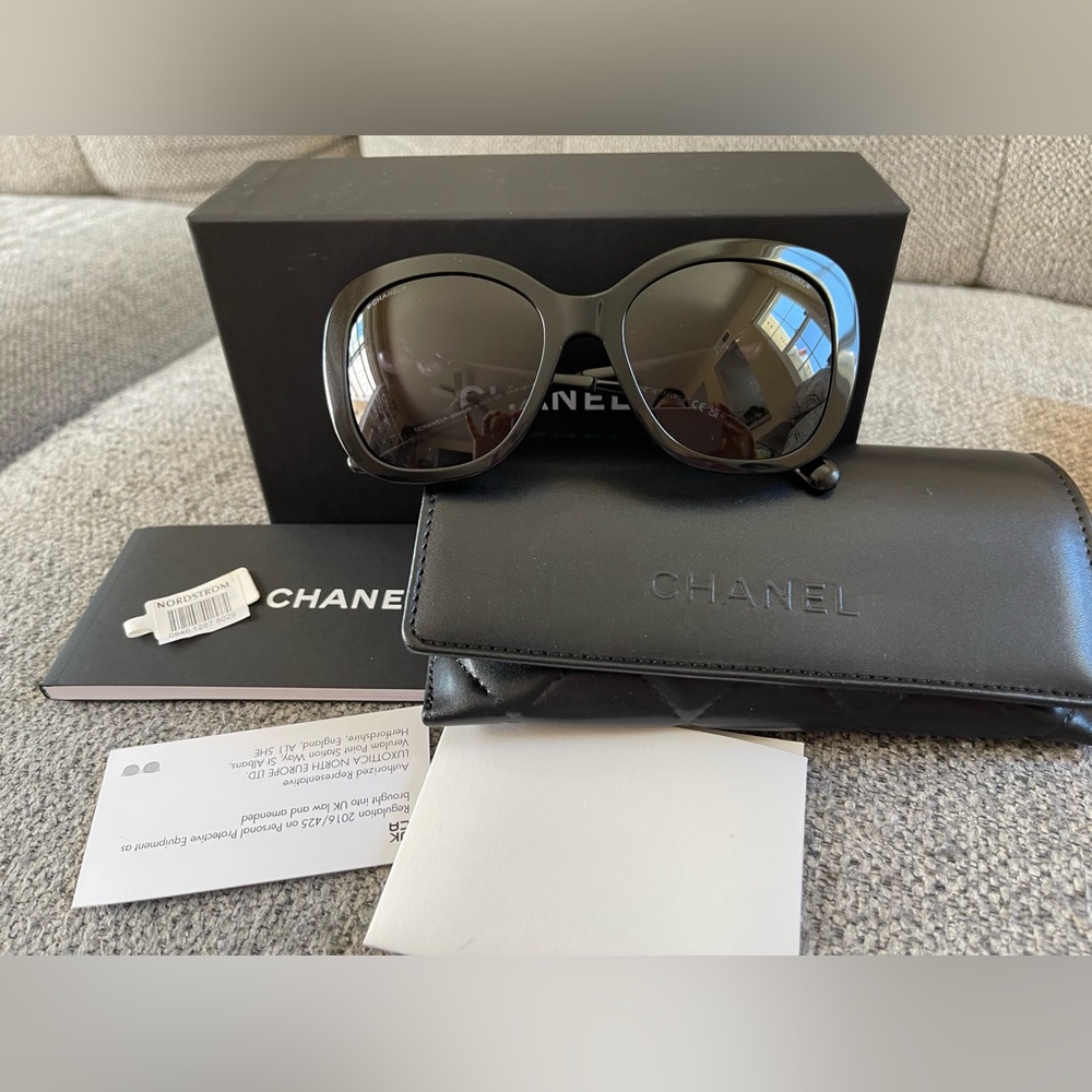 Chanel coco sunglasses 💕